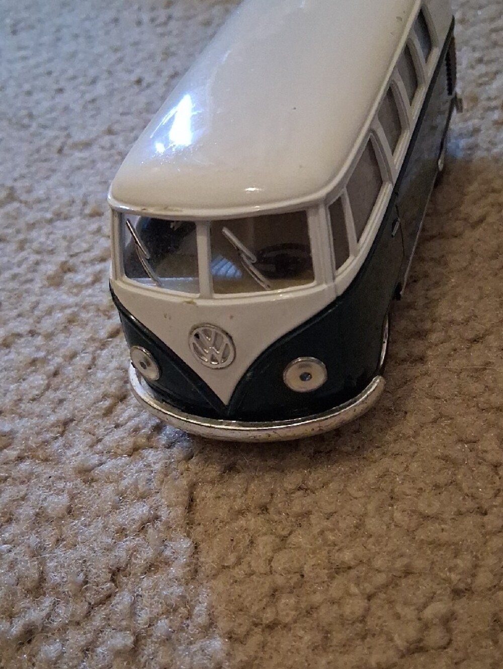 Volkswagon Bus - Picture 3 of 7